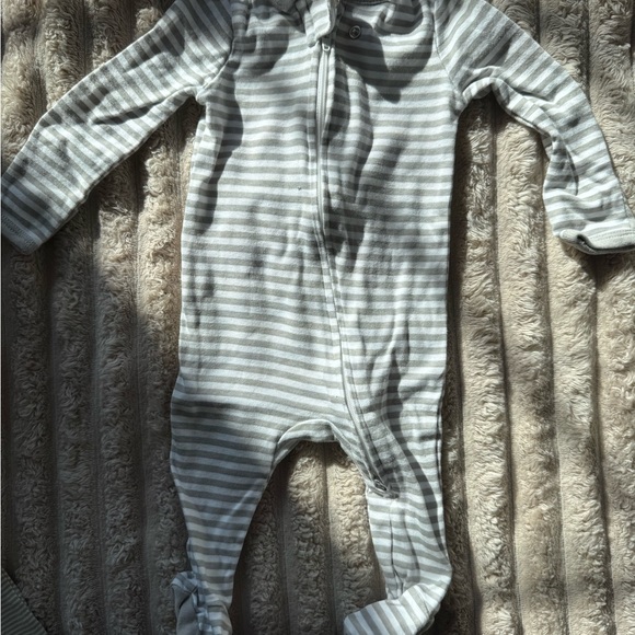 Ribbed Long Sleeve Baby Bodysuits - Picture 8 of 15